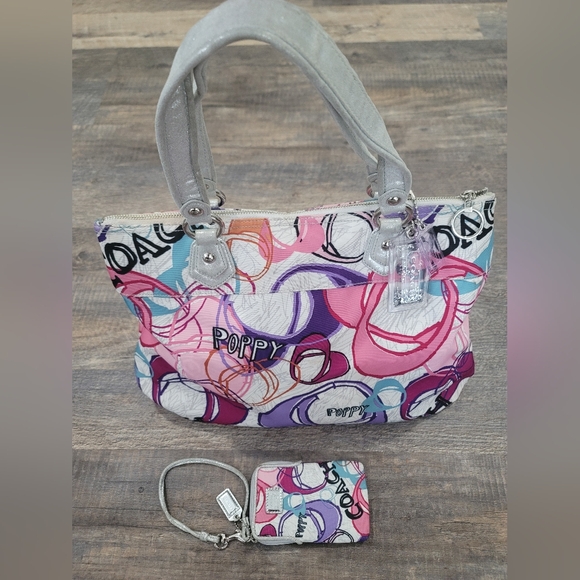 Coach Totes w/ Matching Accessories - Picture 2 of 16